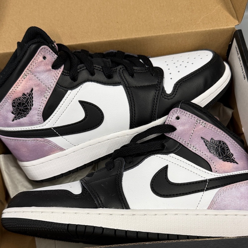 Nike Jordan’s Black Galaxy Sneakers